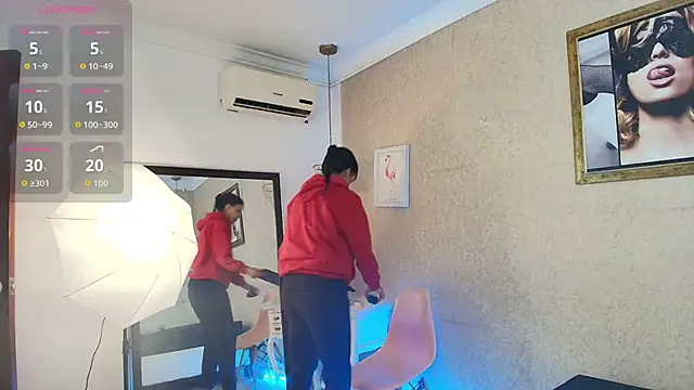 Snapshot of Miladiosa chatting on October 25, 12:34 pm Miladiosa online show from October 25, 12:34 pm