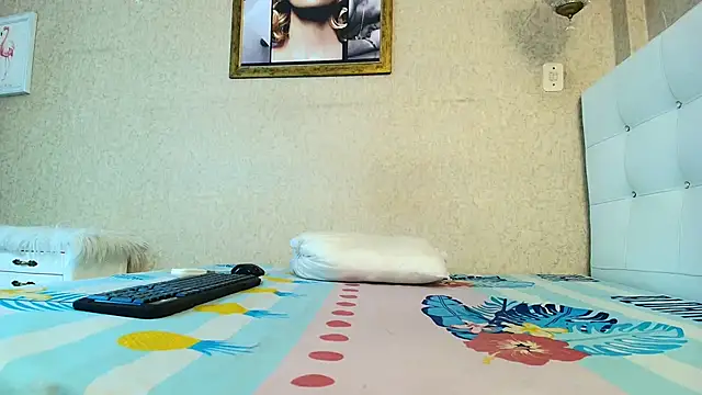 Snapshot of Miladiosa chatting on November 14, 12:15 pm Miladiosa online show from November 14, 12:15 pm