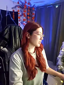 Snapshot of lunnaa_ chatting on November 5, 2:33 am lunnaa online show from November 5, 2:33 am