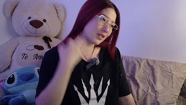 Snapshot of lunnaa_ chatting on November 29, 5:43 am lunnaa online show from November 29, 5:43 am