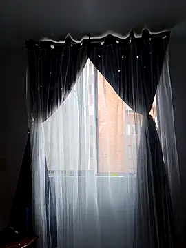 lunnaa  online show from April 24, 9:28 pm