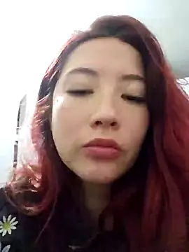 Snapshot of lunnaa_ chatting on May 2, 4:06 am lunnaa online show from May 2, 4:06 am