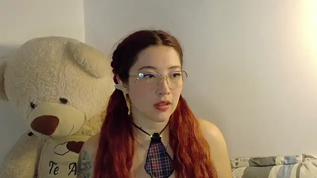 Snapshot of lunnaa_ chatting on May 8, 4:07 am lunnaa online show from May 8, 4:07 am