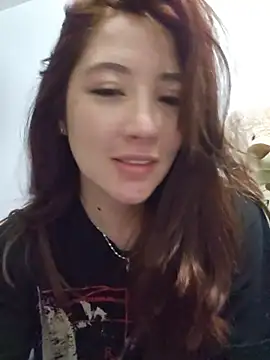Snapshot of lunnaa_ chatting on May 28, 4:21 am lunnaa online show from May 28, 4:21 am