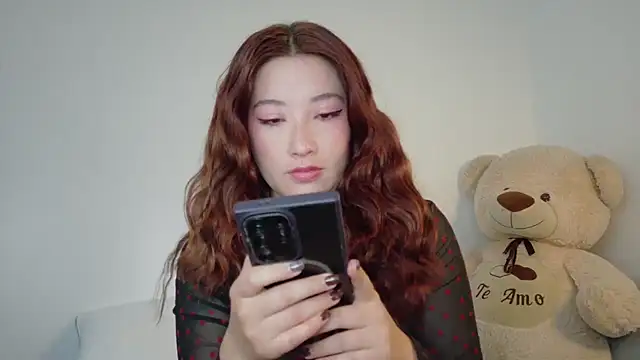 Snapshot of lunnaa_ chatting on June 23, 10:08 pm lunnaa online show from June 23, 10:08 pm