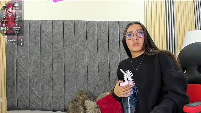 rubby lux online show from December 4, 8:06 pm