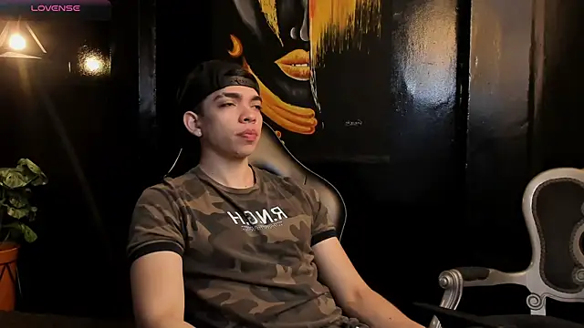 Eryonbradley online show from November 1, 11:23 am