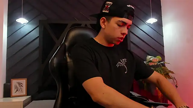 Eryonbradley online show from January 19, 11:25 am