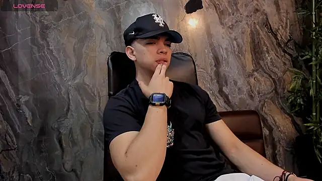 Eryonbradley online show from February 10, 11:25 am