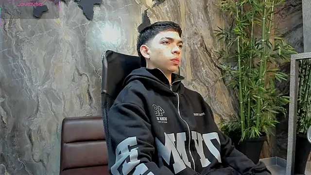 Eryonbradley online show from February 13, 11:17 am