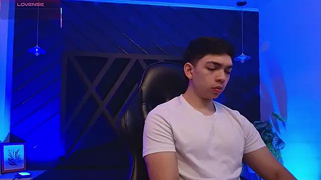 Eryonbradley online show from March 17, 11:24 am