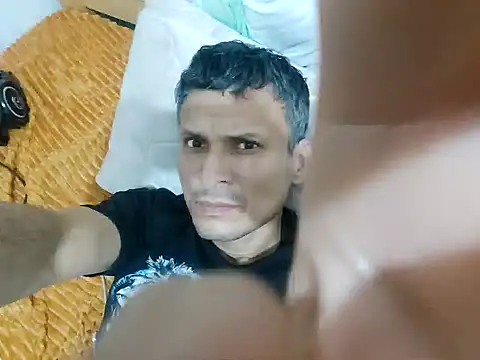 Snapshot of luislimafuego chatting on November 23, 6:13 am luislimafuego online show from November 23, 6:13 am