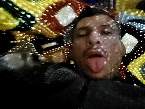 Snapshot of luislimafuego chatting on November 26, 8:37 am luislimafuego online show from November 26, 8:37 am