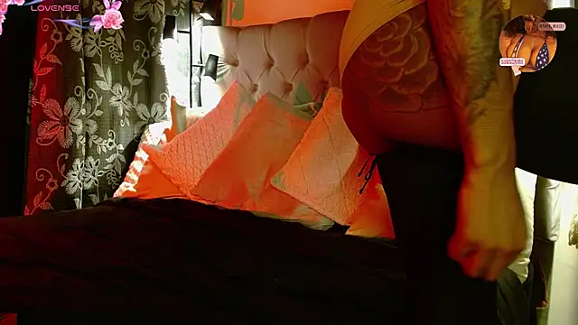 Snapshot of Dulce_Tara chatting on November 7, 5:40 am Dulce Tara online show from November 7, 5:40 am