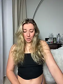 louiseberkeley online show from June 7, 9:02 am