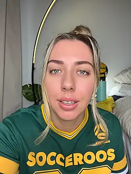 louiseberkeley online show from June 14, 12:41 am