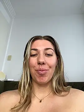 louiseberkeley online show from June 25, 3:17 am