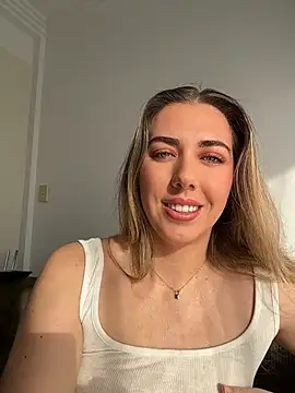 louiseberkeley online show from August 5, 10:33 pm