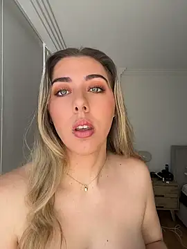 louiseberkeley online show from August 6, 11:39 pm
