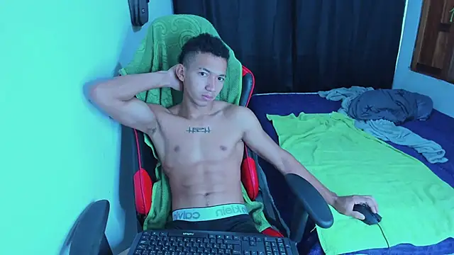 Snapshot of JuanchiT66 chatting on July 25, 2:14 pm JuanchiT66 online show from July 25, 2:14 pm
