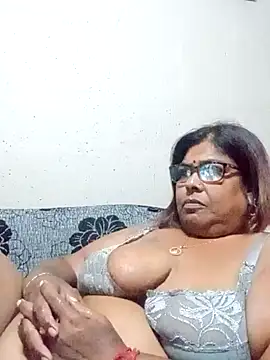 Snapshot of mileesha chatting on October 23, 8:18 pm mileesha online show from October 23, 8:18 pm