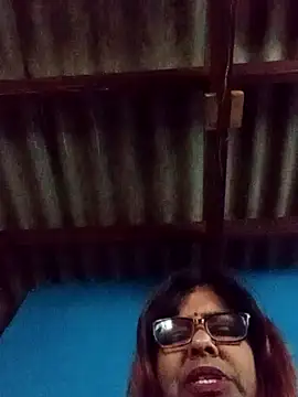 Snapshot of mileesha chatting on October 27, 7:23 am mileesha online show from October 27, 7:23 am