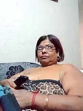 Snapshot of mileesha chatting on November 18, 6:34 pm mileesha online show from November 18, 6:34 pm