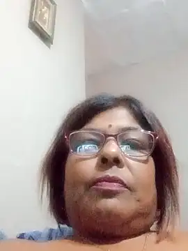 Snapshot of mileesha chatting on November 28, 6:43 pm mileesha online show from November 28, 6:43 pm