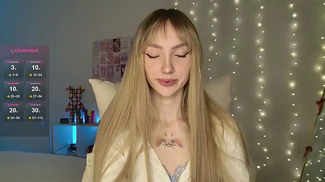 Snapshot of Lunainnk chatting on January 15, 12:15 am Lunainnk online show from January 15, 12:15 am