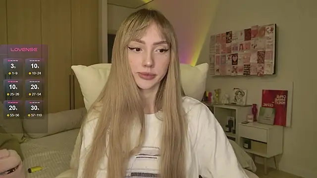 Snapshot of Lunainnk chatting on February 4, 1:44 am Lunainnk online show from February 4, 1:44 am