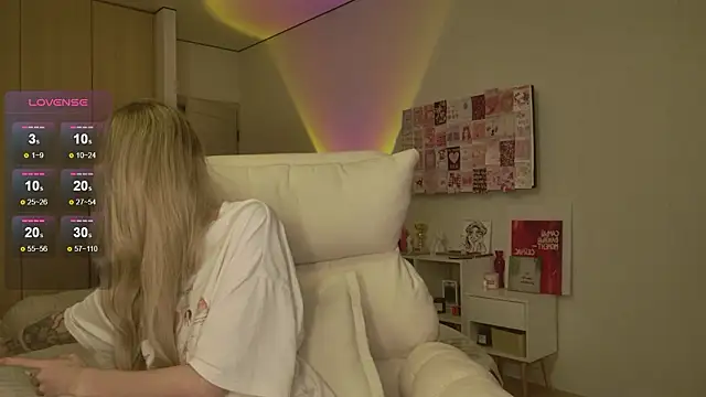 Snapshot of Lunainnk chatting on March 1, 2:02 am Lunainnk online show from March 1, 2:02 am