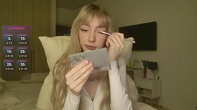 Snapshot of Lunainnk chatting on March 14, 12:50 am Lunainnk online show from March 14, 12:50 am