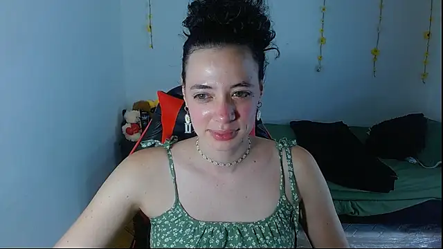 Snapshot of sajecrismaa chatting on June 1, 10:11 pm sajecrismaa online show from June 1, 10:11 pm