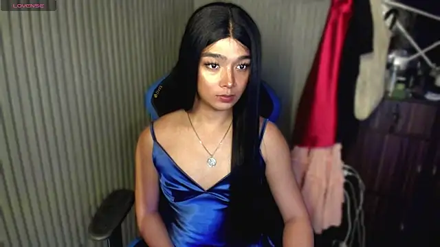 Snapshot of TrinityFucksYou chatting on June 10, 1:32 pm TrinityFucksYou online show from June 10, 1:32 pm