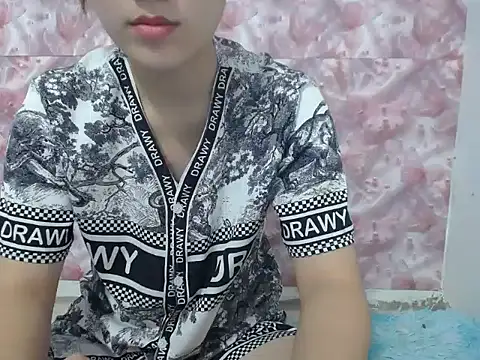 Snapshot of Linda-24 chatting on October 19, 12:50 pm Linda-24 online show from October 19, 12:50 pm