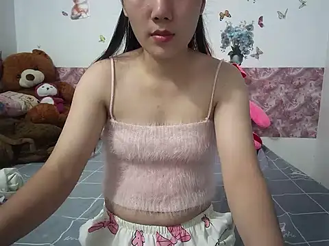 Snapshot of Linda-24 chatting on November 1, 1:46 pm Linda-24 online show from November 1, 1:46 pm