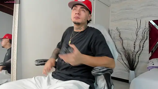 Snapshot of JamesDeker chatting on September 22, 7:16 pm JamesDeker online show from September 22, 7:16 pm