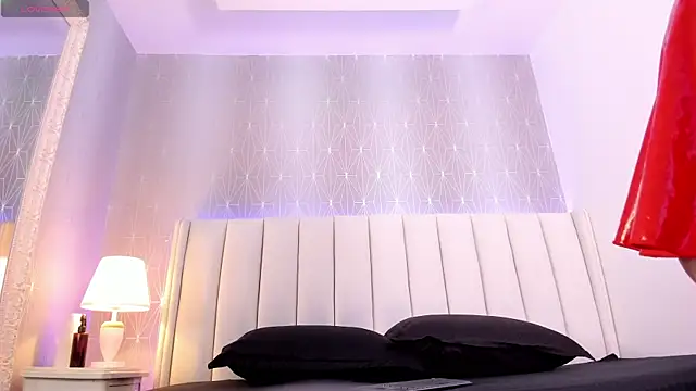 Mia-Medina online show from May 4, 7:32 pm