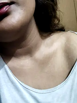 Snapshot of Cute_pinkii chatting on October 31, 8:10 pm Cute pinkii online show from October 31, 8:10 pm