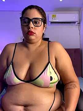 Snapshot of Velveet_x chatting on September 29, 12:10 pm Velveet x online show from September 29, 12:10 pm