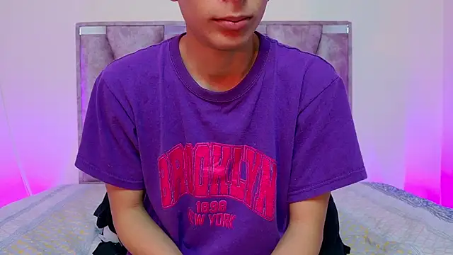 Snapshot of lana_and_liam_ chatting on September 13, 10:15 am lana and liam online show from September 13, 10:15 am