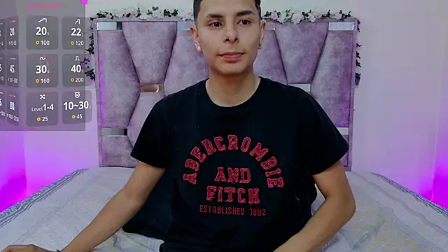 Snapshot of lana_and_liam_ chatting on October 25, 10:34 am lana and liam online show from October 25, 10:34 am