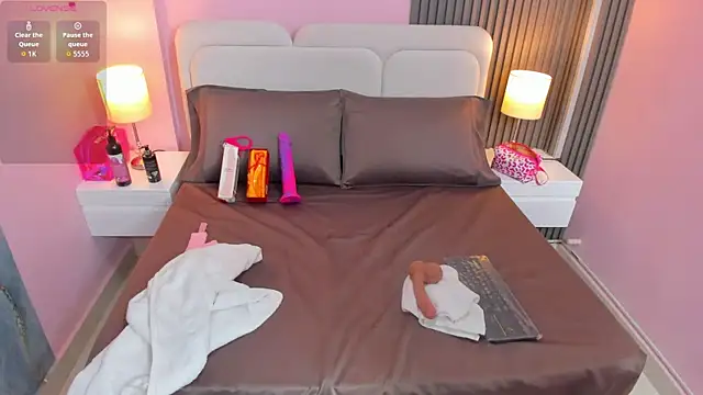 Clawdeen  wolf online show from November 12, 8:19 pm