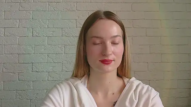 Snapshot of Alice_Sweet_01 chatting on December 18, 11:38 am Alice Sweet 01 online show from December 18, 11:38 am