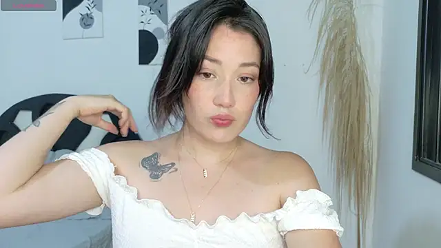 Eliih 01 online show from June 16, 6:32 pm
