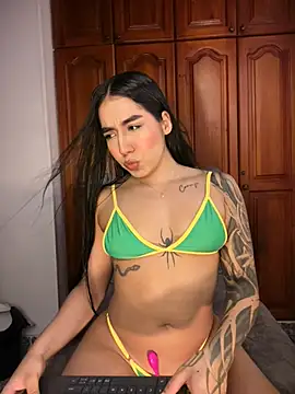 Snapshot of KaditaNavarro chatting on July 1, 11:04 pm KaditaNavarro online show from July 1, 11:04 pm