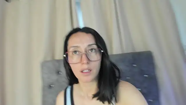 Ginevra esposito online show from July 16, 12:44 pm