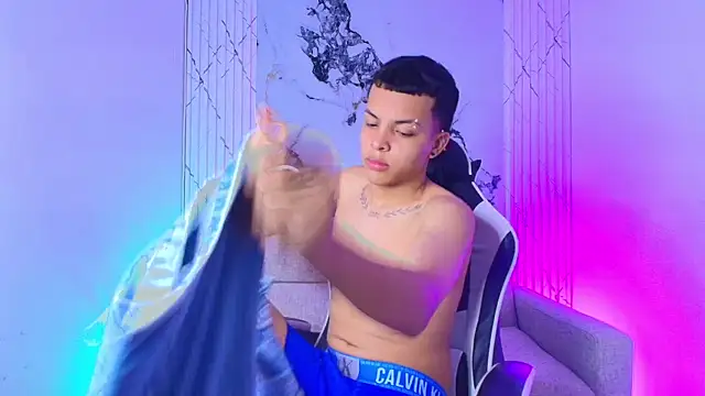 Snapshot of ThiagoCollin chatting on September 10, 9:48 pm ThiagoCollin online show from September 10, 9:48 pm