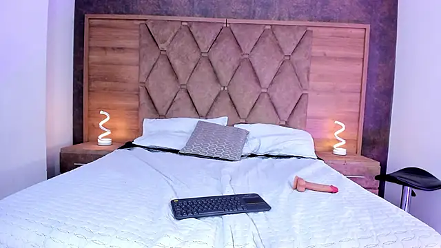 Snapshot of ThiagoCollin chatting on September 23, 6:33 pm ThiagoCollin online show from September 23, 6:33 pm