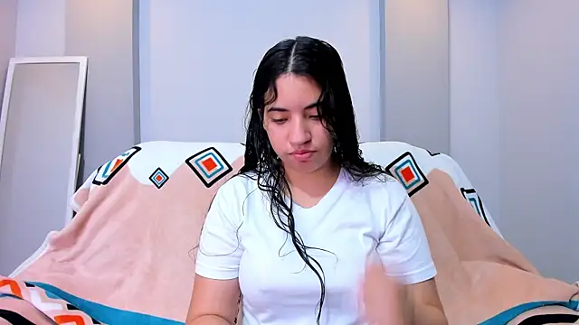 Nicol Chang online show from November 21, 8:18 pm